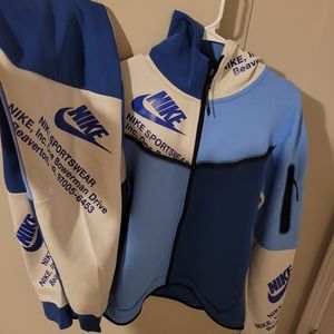 Men's size medium nike outfitters outfit.